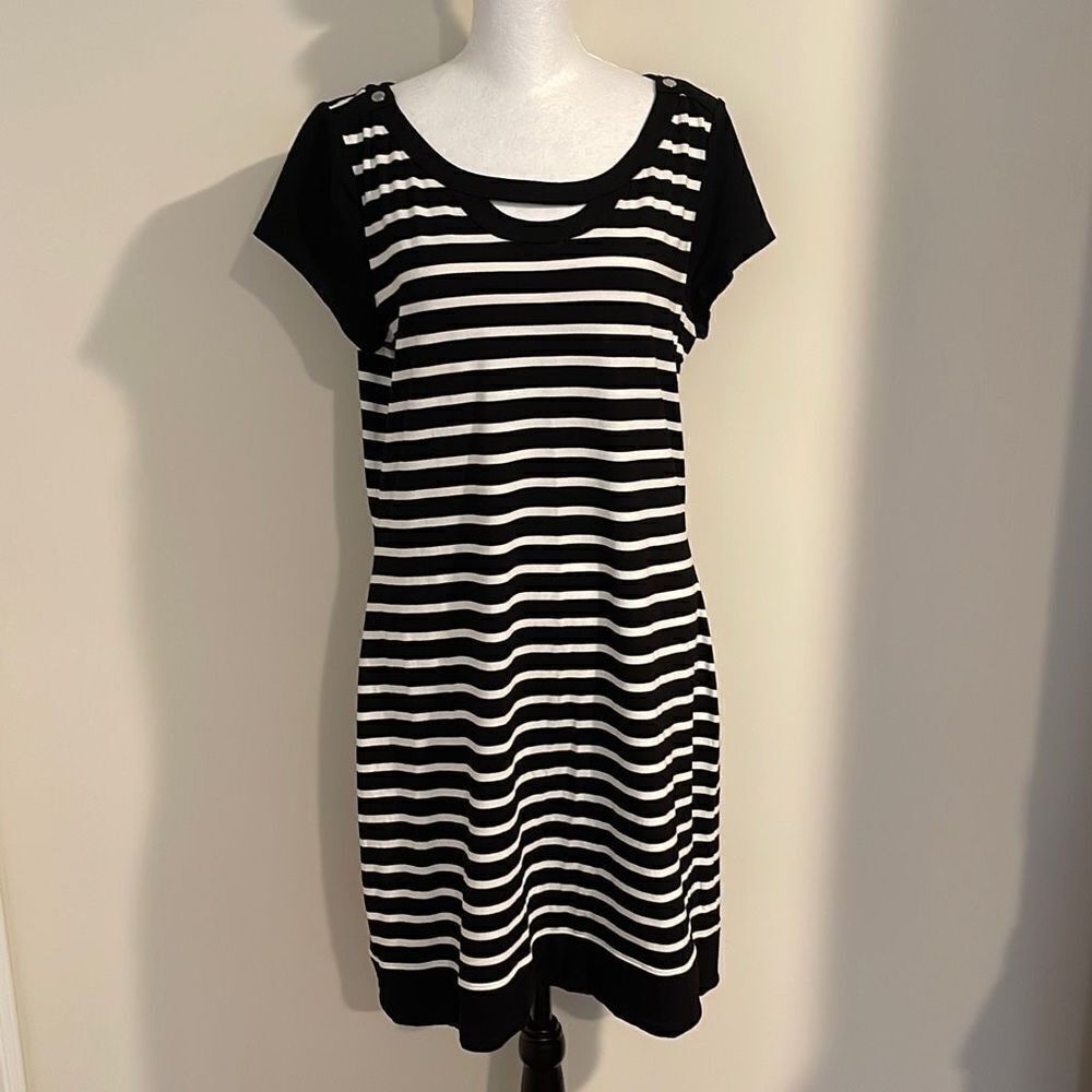 White House Black Market Women's Shift‎ Dress Keyhole Striped Black White Large